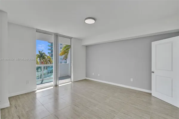 $3,500 | 7900 Harbor Island Drive, Unit 711, North Bay Village, FL 33141