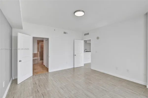 $3,500 | 7900 Harbor Island Drive, Unit 711, North Bay Village, FL 33141