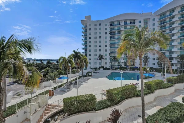 $3,500 | 7900 Harbor Island Drive, Unit 711, North Bay Village, FL 33141