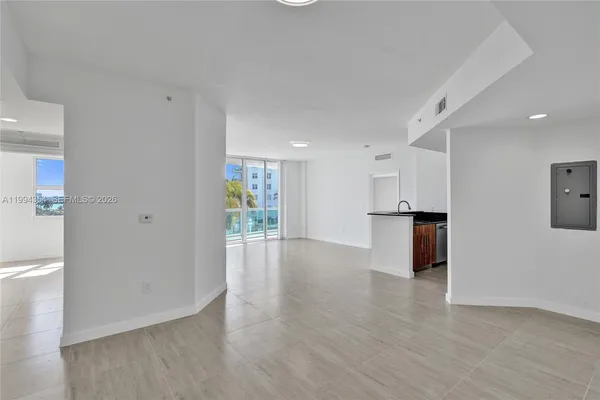 $3,500 | 7900 Harbor Island Drive, Unit 711, North Bay Village, FL 33141