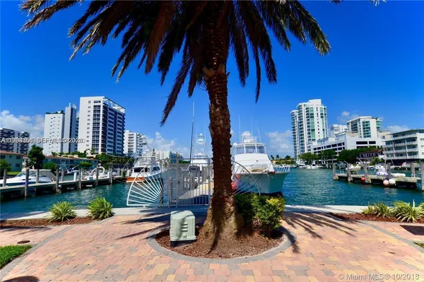 $3,500 | 7900 Harbor Island Drive, Unit 711, North Bay Village, FL 33141