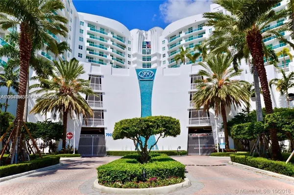 $3,500 | 7900 Harbor Island Drive, Unit 711, North Bay Village, FL 33141