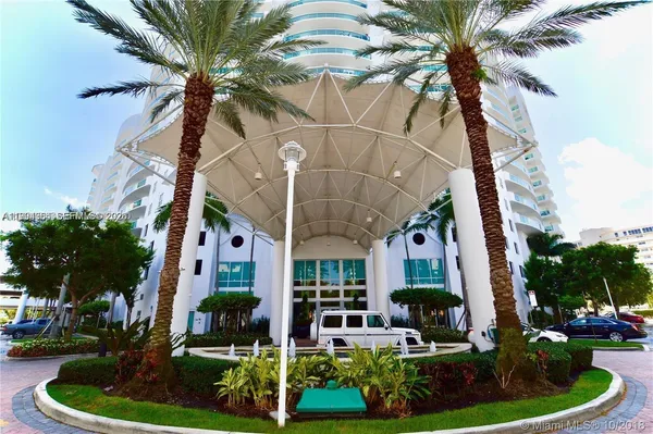 $3,500 | 7900 Harbor Island Drive, Unit 711, North Bay Village, FL 33141