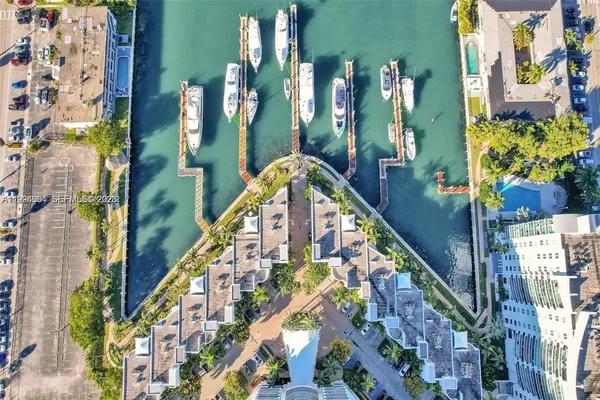 $3,500 | 7900 Harbor Island Drive, Unit 711, North Bay Village, FL 33141