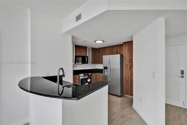 $3,500 | 7900 Harbor Island Drive, Unit 711, North Bay Village, FL 33141