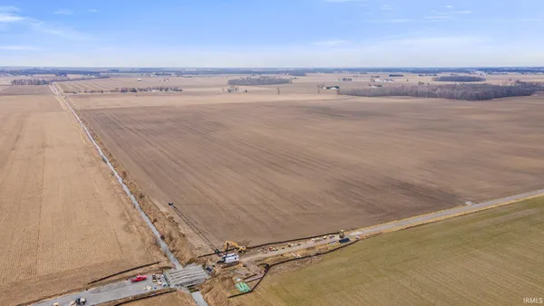 $1,000,000 | 26100 Worden Road, Harlan, IN 46743