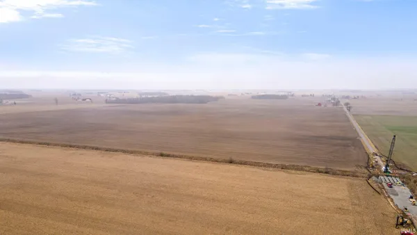 $1,000,000 | 26100 Worden Road, Harlan, IN 46743