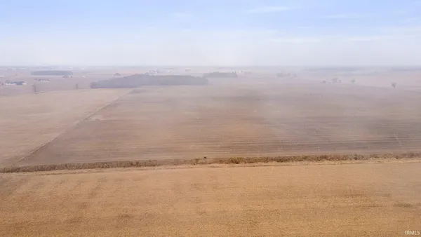 $1,000,000 | 26100 Worden Road, Harlan, IN 46743