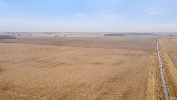 $1,000,000 | 26100 Worden Road, Harlan, IN 46743