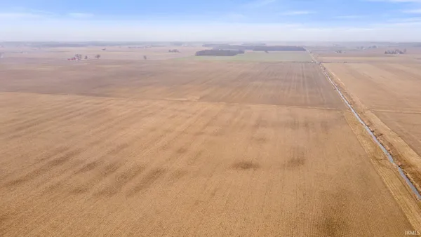 $1,000,000 | 26100 Worden Road, Harlan, IN 46743