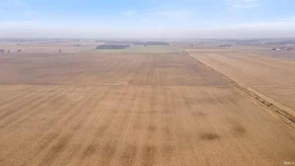 $1,000,000 | 26100 Worden Road, Harlan, IN 46743