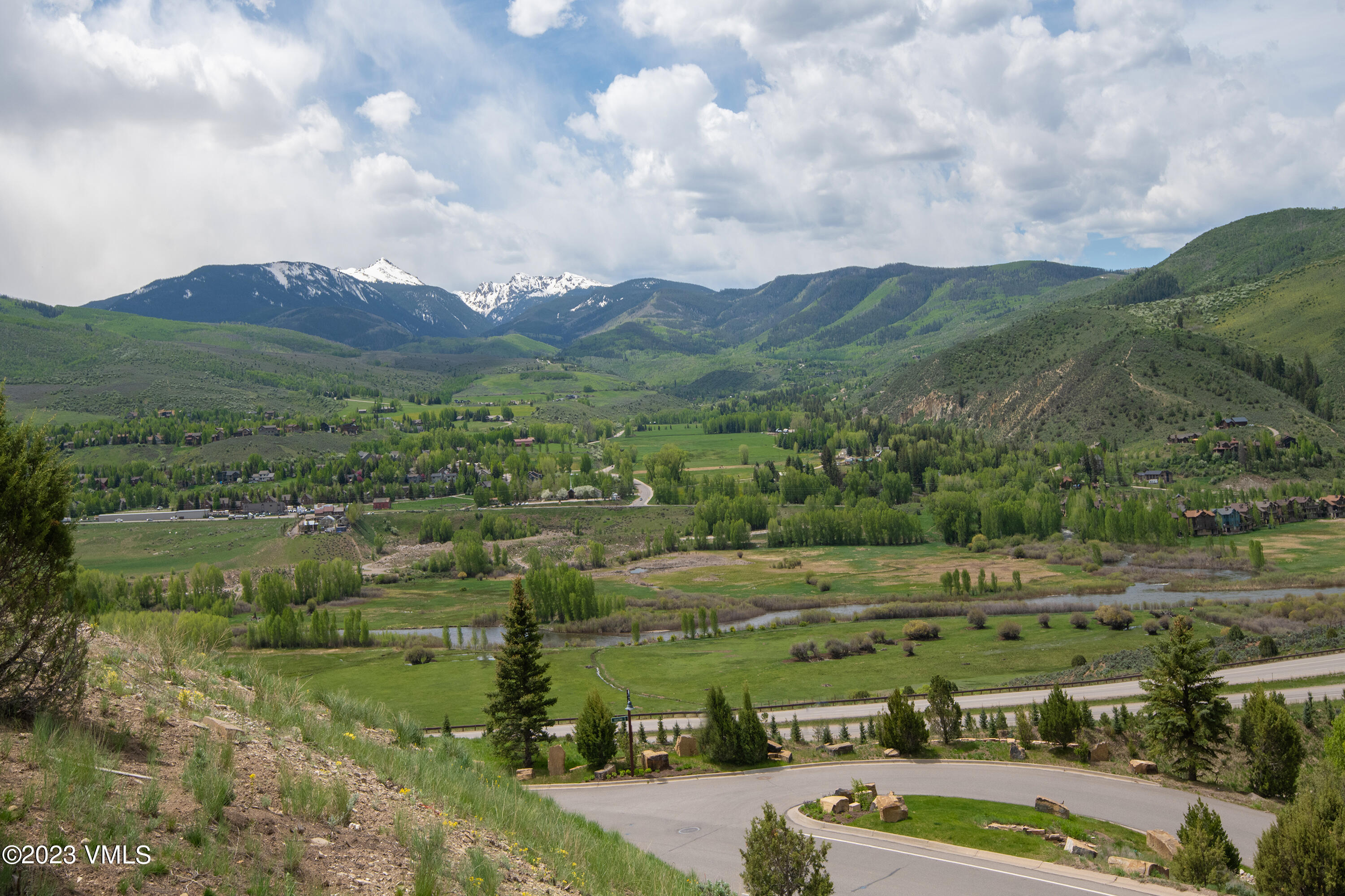 118 Juniper Ridge Road Edwards, CO 81632 - Photo 14 of 16 a view of a city with mountains