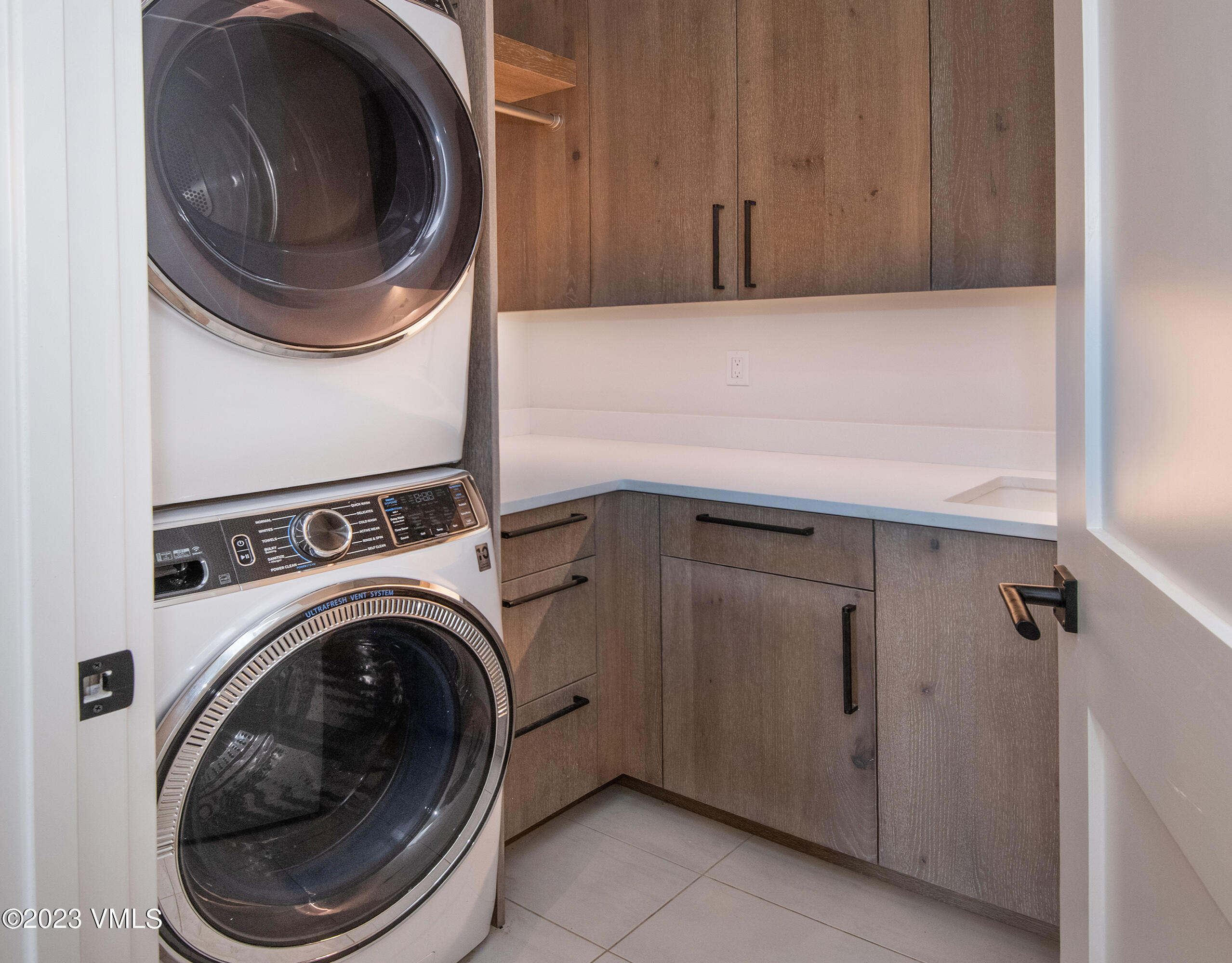 118 Juniper Ridge Road Edwards, CO 81632 - Photo 9 of 16 a utility room with dryer and washer