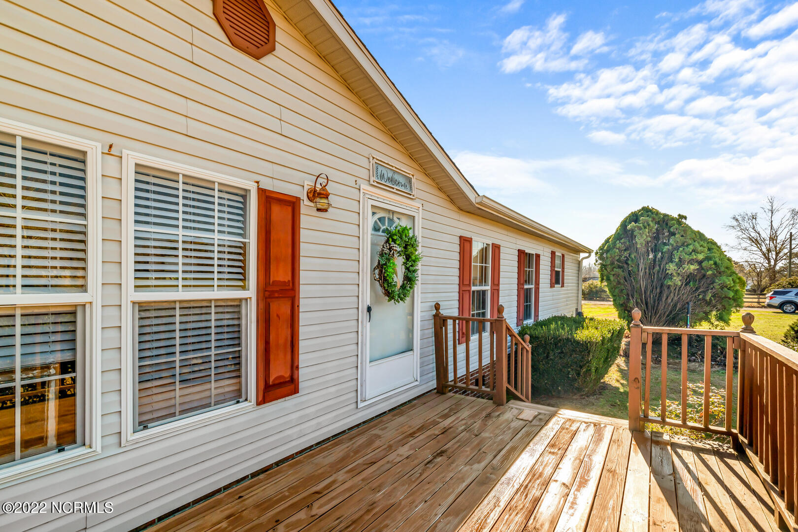 283 Futrell Road Richlands, NC 28574 - Photo 5 of 47 5