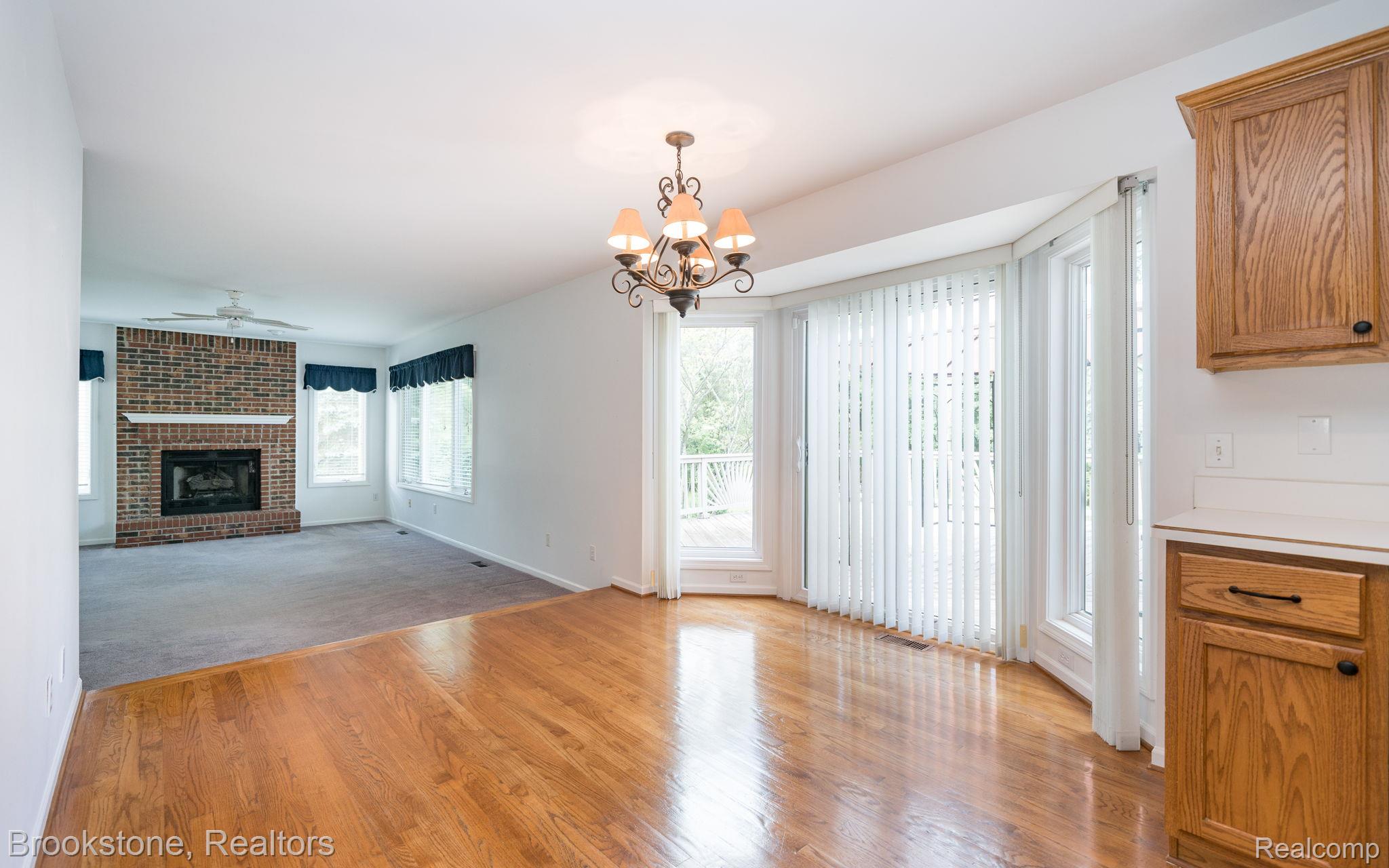 3812 Kossuth Road Lake Orion, MI 48360 - Photo 13 of 47 eat in kitchen area