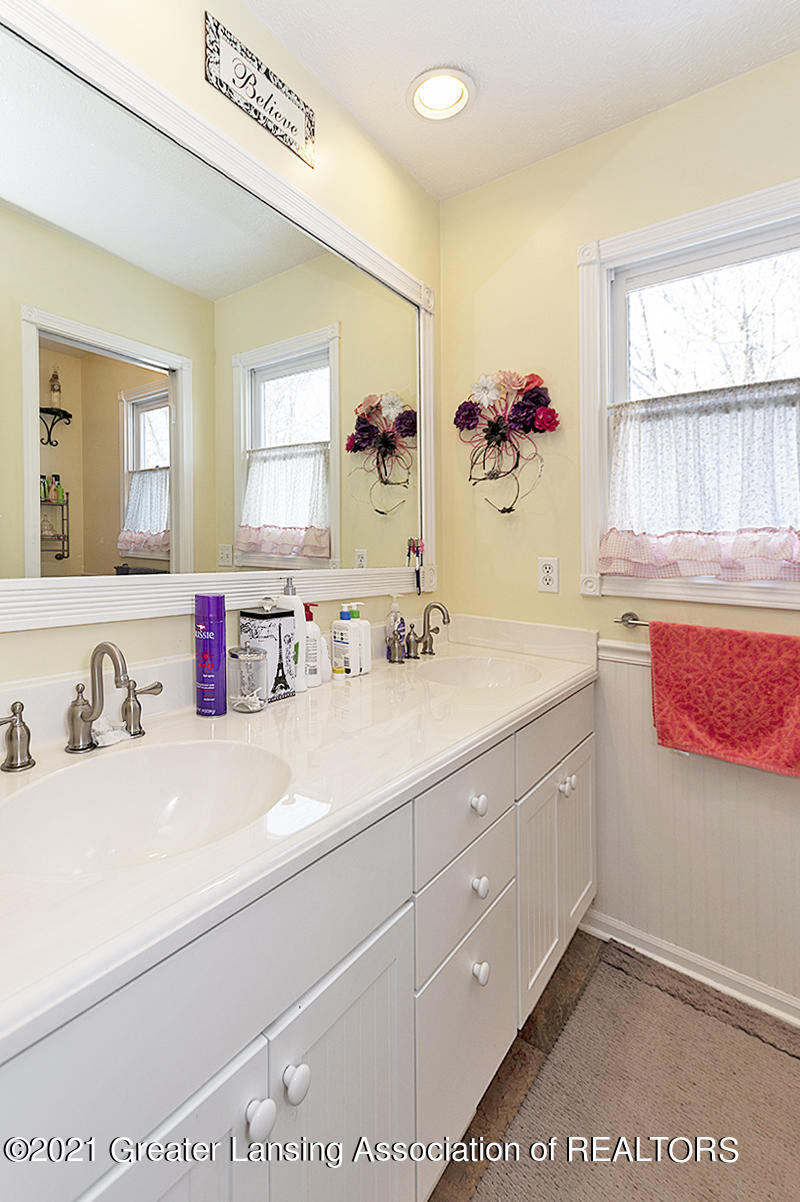 6559 Williams Road Dimondale, MI 48821 - Photo 27 of 30 Bathroom