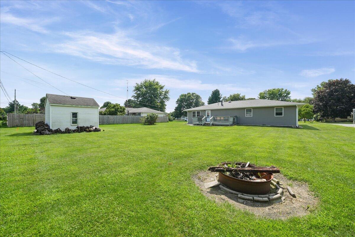 529 Birch Street Southwest DeMotte, IN 46310 - Photo 23 of 24 1200x800