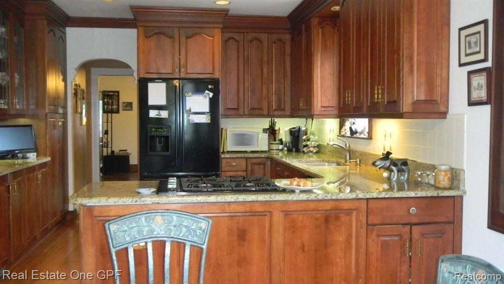 995 Fisher Road Grosse Pointe, MI 48230 - Photo 10 of 25 DSCN0668.JPG