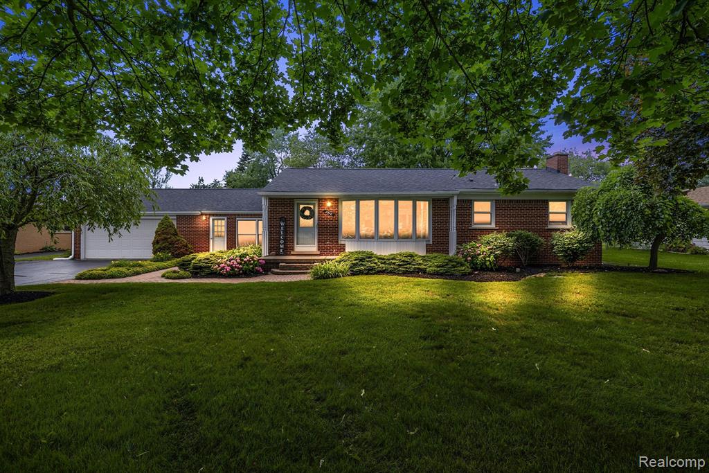 2910 Walbridge Road Rochester Hills, MI 48307 - Photo 1 of 38