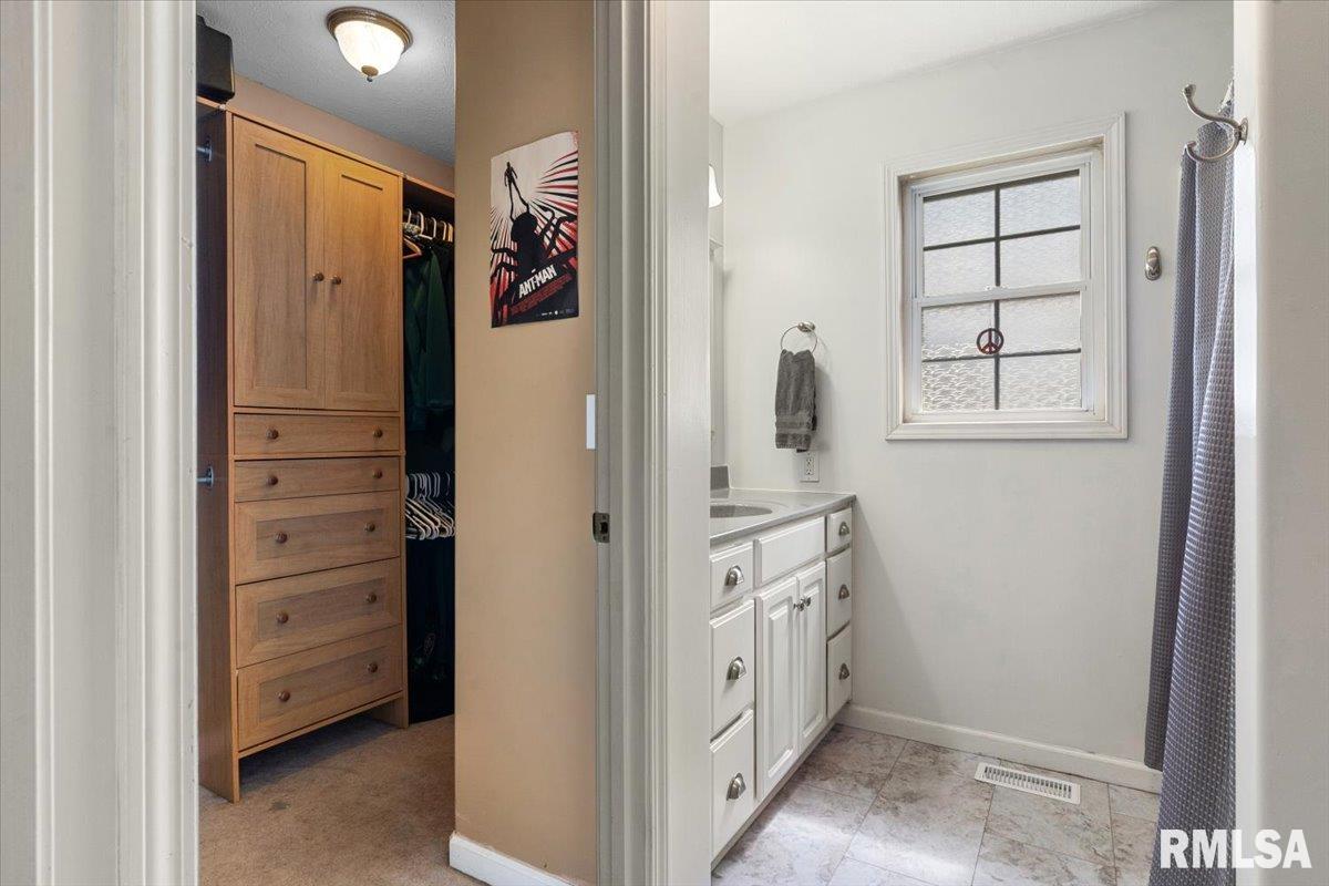 2919 Meadowbrook Road, Unit 13 Springfield, IL 62711 - Photo 23 of 37 Gallery Image 23