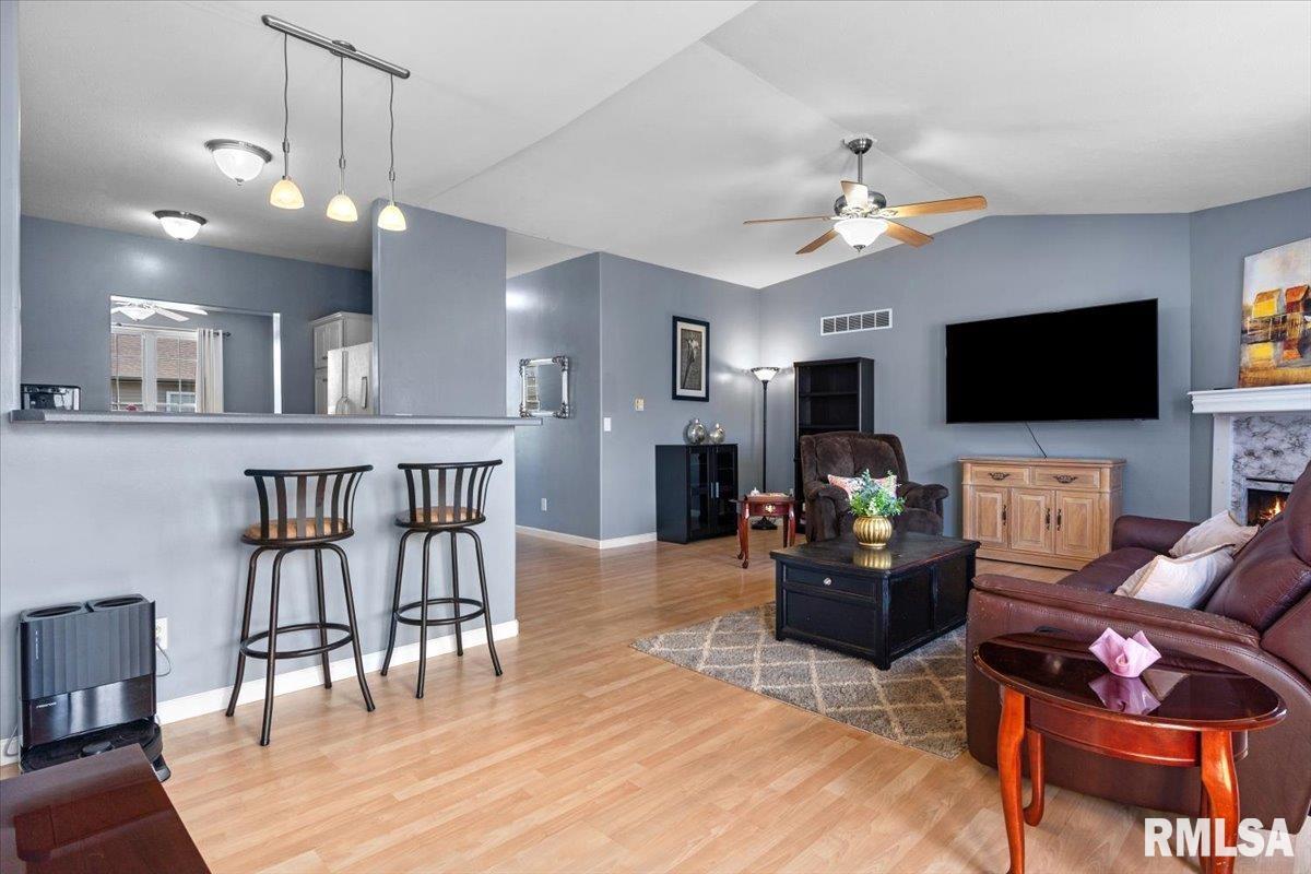 2919 Meadowbrook Road, Unit 13 Springfield, IL 62711 - Photo 7 of 37 Gallery Image 7