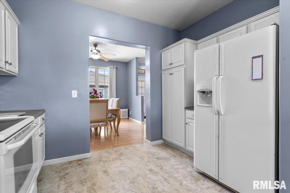 2919 Meadowbrook Road, Unit 13 Springfield, IL 62711 - Photo 9 of 37 Gallery Image 9