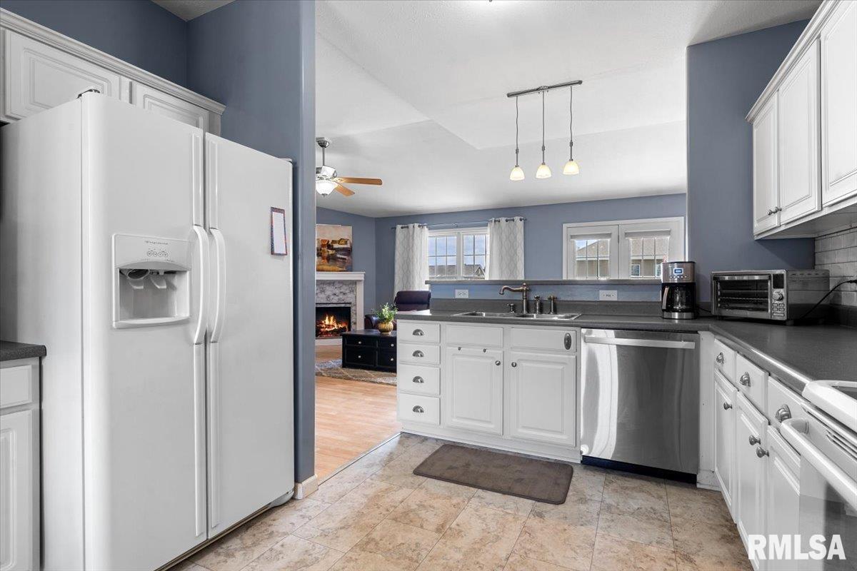 2919 Meadowbrook Road, Unit 13 Springfield, IL 62711 - Photo 10 of 37 Gallery Image 10