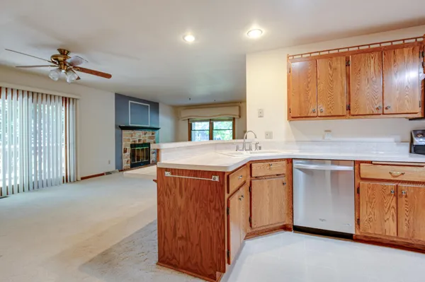 $264,000 | 3810 Wyoming Way, Unit 2, Caledonia, WI 53404