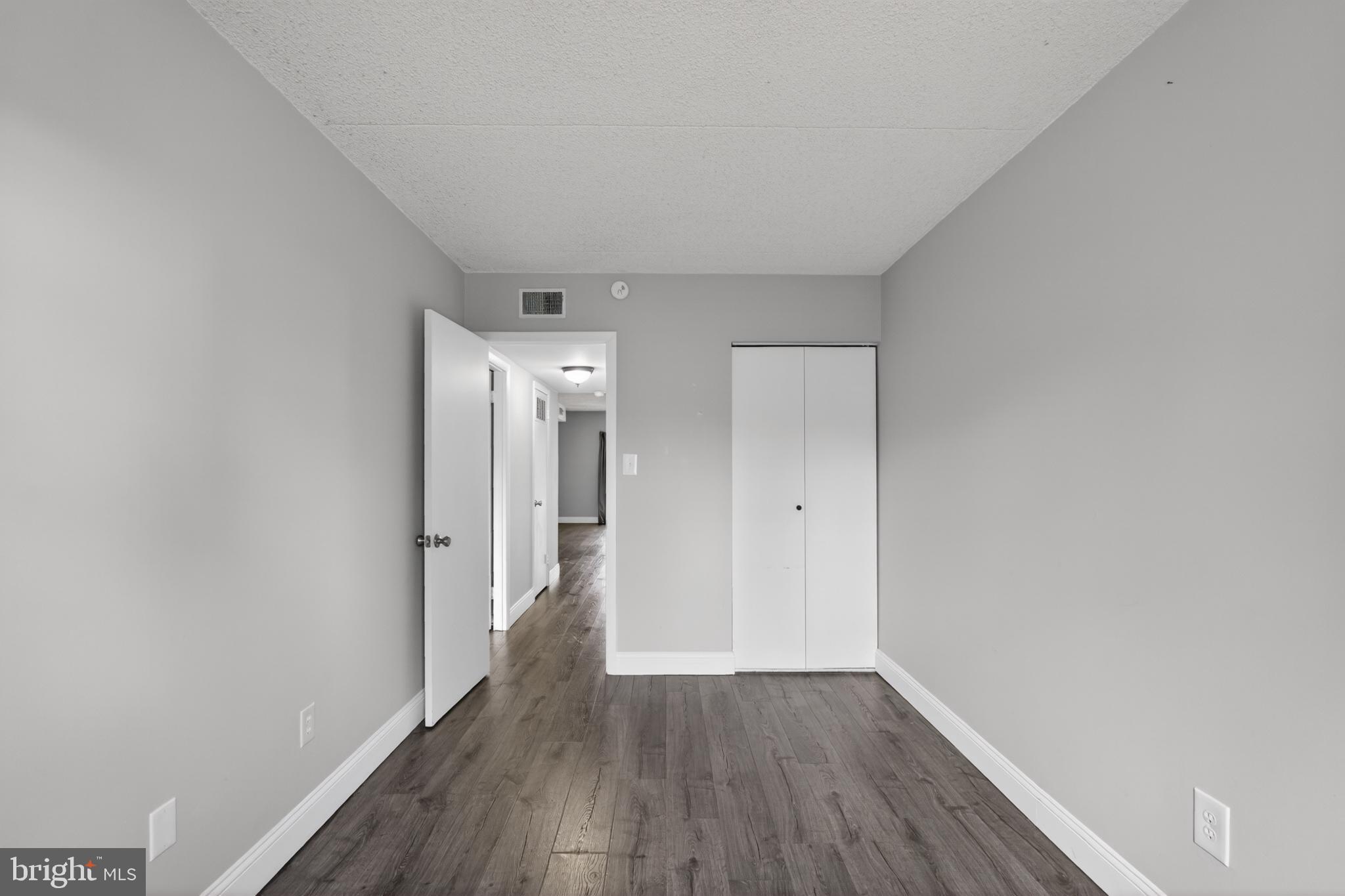 364 Saybrook Lane Wallingford, PA 19086 - Photo 11 of 14 Spacious entryway with modern finishes.