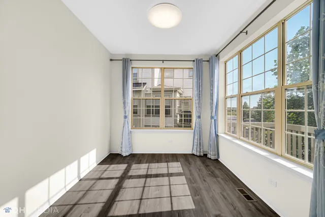 $4,900 | 2159 Coral Lane, Glenview, IL 60026