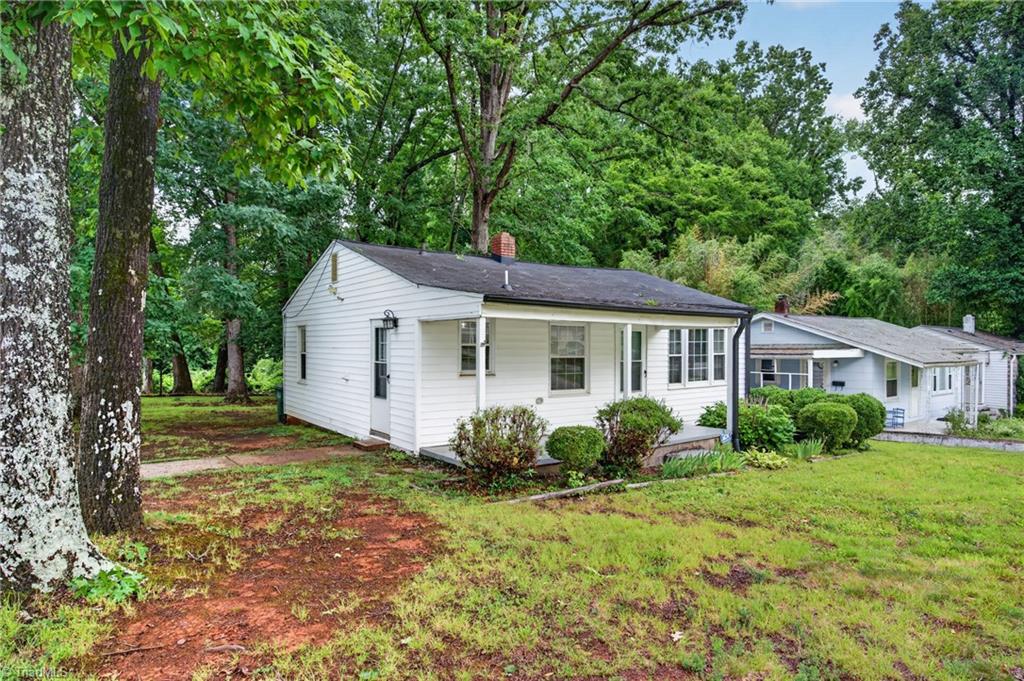 124 Manor Drive High Point, NC 27260 - Photo 6 of 44