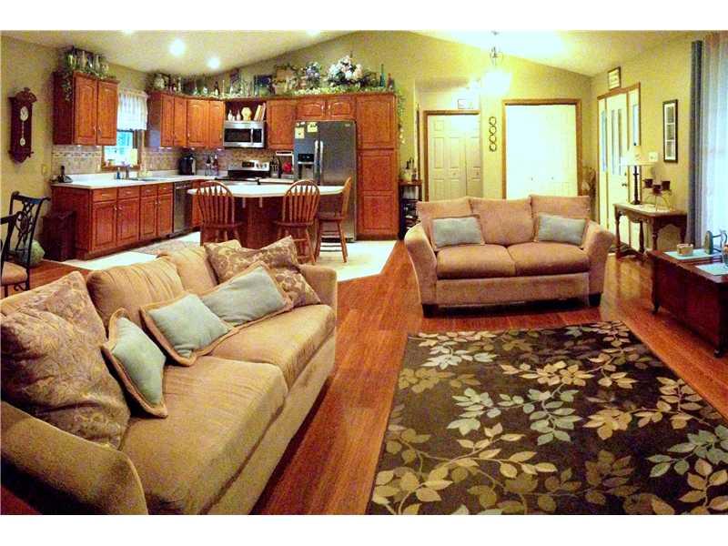 3865 Morefield Road Hermitage, PA 16148 - Photo 3 of 25 Great Room.