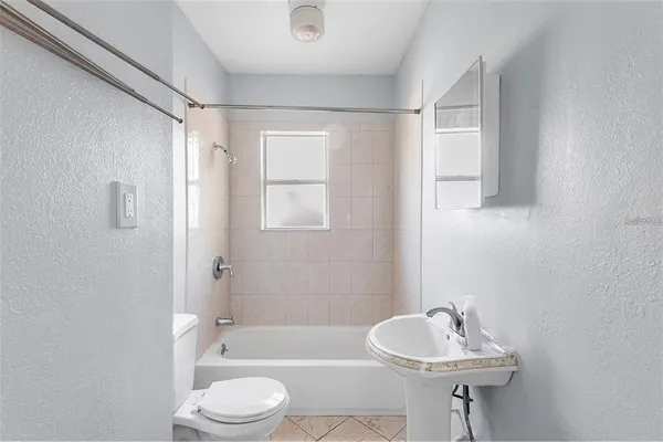 $3,050 | 811 West Amelia Avenue, Tampa, FL 33602