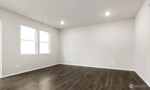 $2,899 | 18726 Lipoma Place East, Puyallup, WA 98374