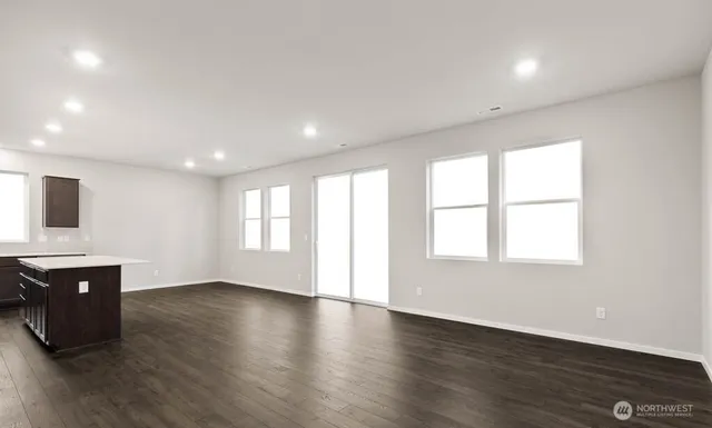 $2,899 | 18726 Lipoma Place East, Puyallup, WA 98374