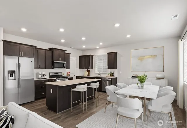 $2,899 | 18726 Lipoma Place East, Puyallup, WA 98374