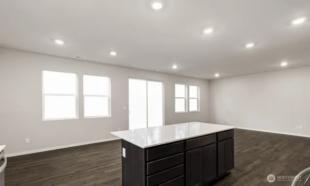 $2,899 | 18726 Lipoma Place East, Puyallup, WA 98374