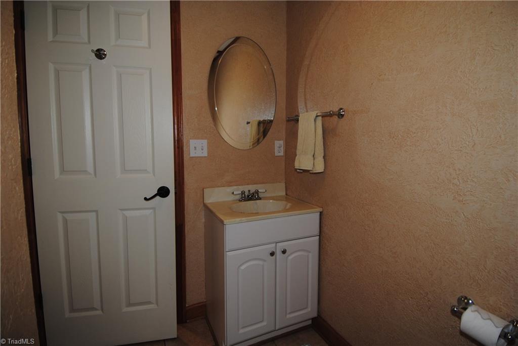 8008 Glengarriff Road Clemmons, NC 27012 - Photo 18 of 26 Gallery Image 18