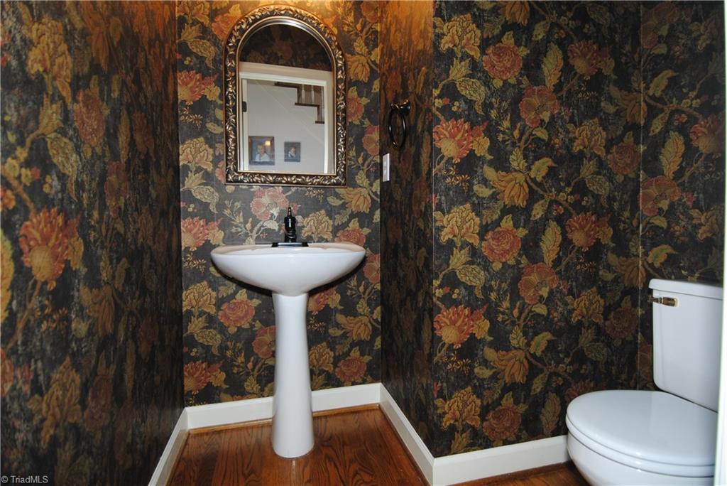 8008 Glengarriff Road Clemmons, NC 27012 - Photo 9 of 26 Gallery Image 9