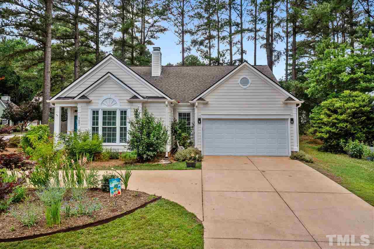 Great Curb Appeal!!