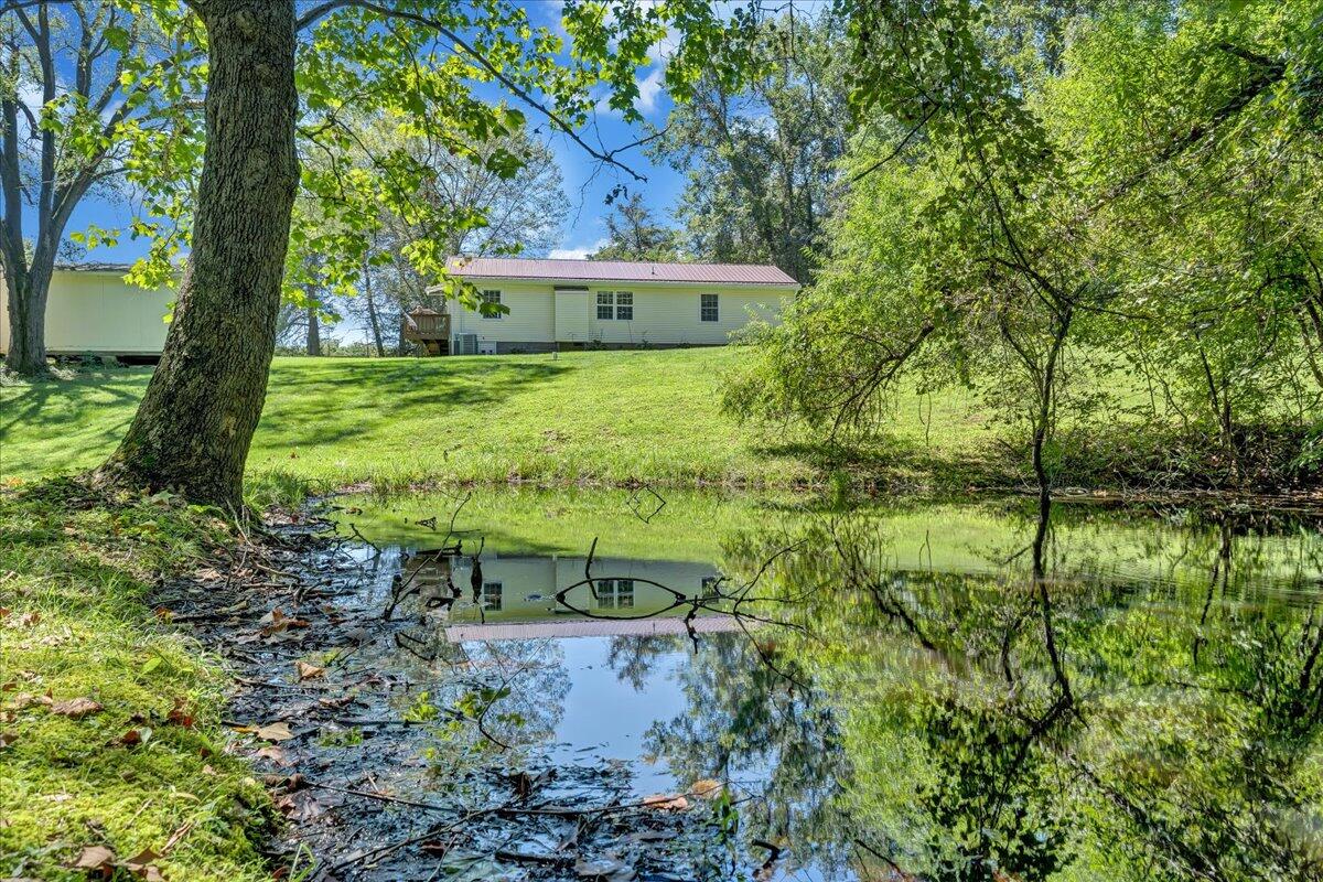 7888 Botetourt Road Fincastle, VA 24090 - Photo 33 of 36 33-MIB05652