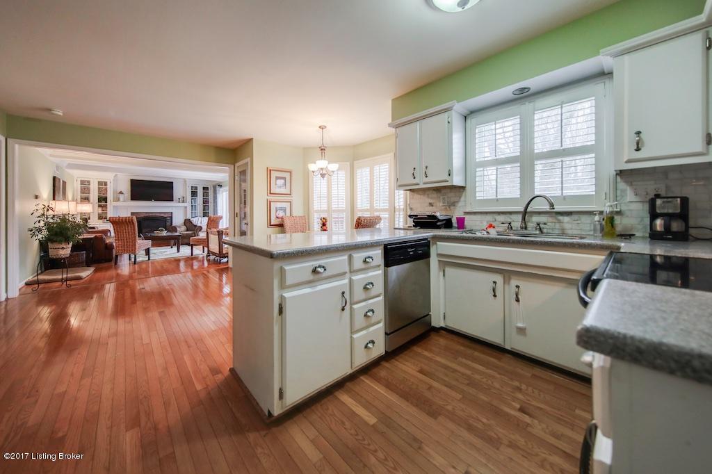 901 Farmingham Road Louisville, KY 40243 - Photo 12 of 29 901 Farminham Rd 10621