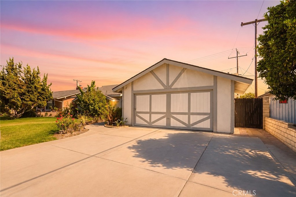 1968 West Chanticleer Road Anaheim, CA 92804 - Photo 4 of 47