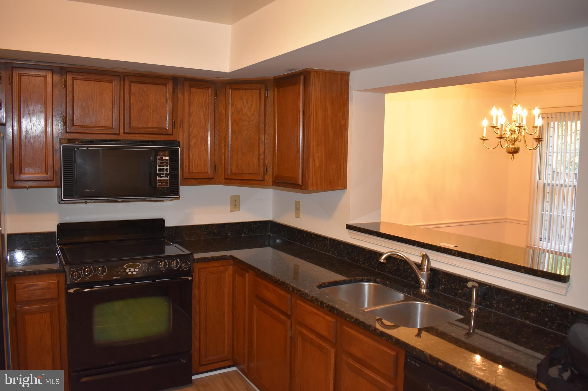 1925 Duffield Lane Alexandria, VA 22307 - Photo 4 of 24 Kitchen