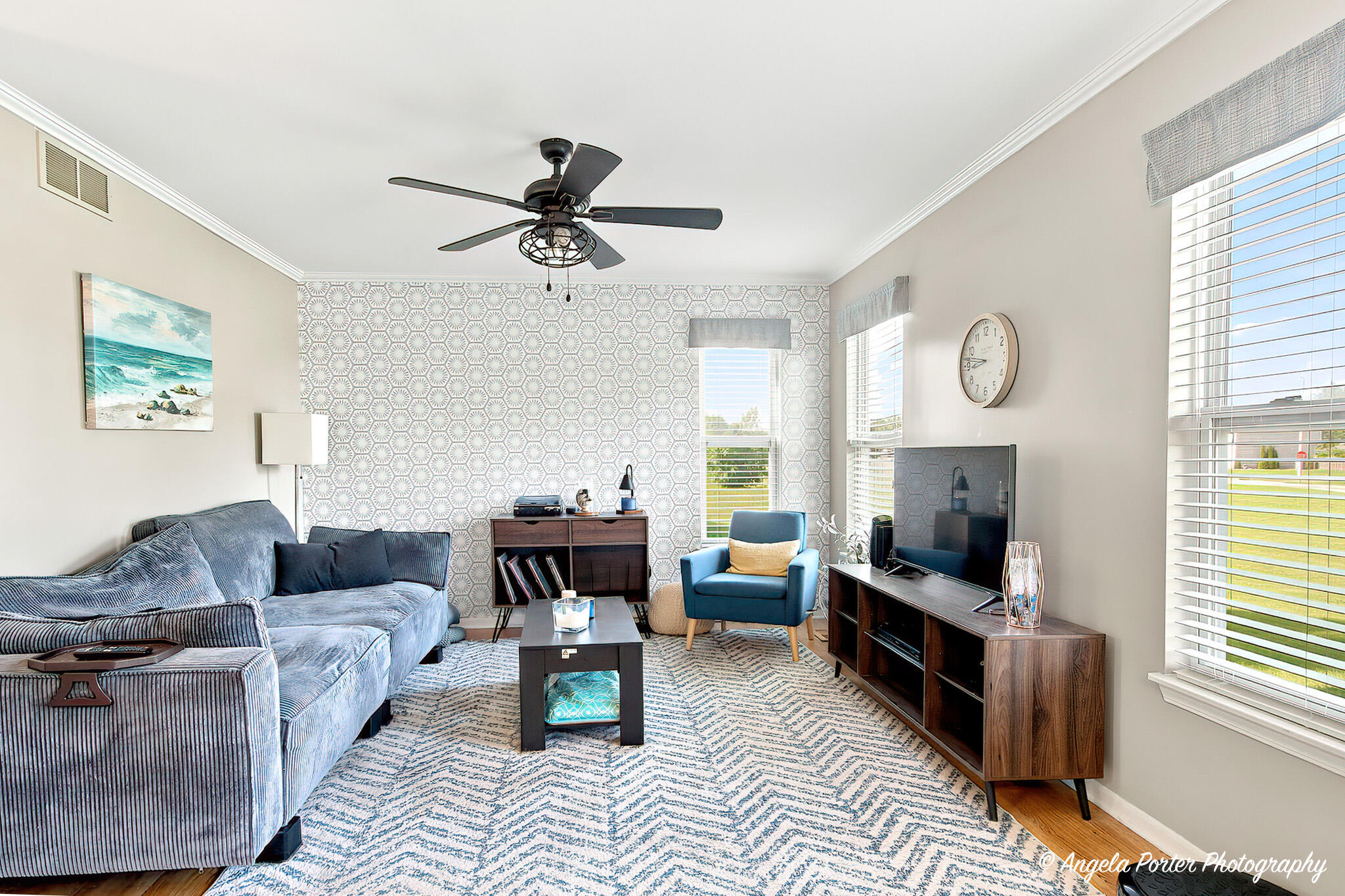 1400 Hunters Ridge Drive, Unit 113 Genoa City, WI 53128 - Photo 5 of 18 Living Room