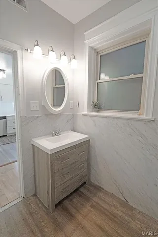 $2,650 | 4512 Westminster Place, St. Louis, MO 63108