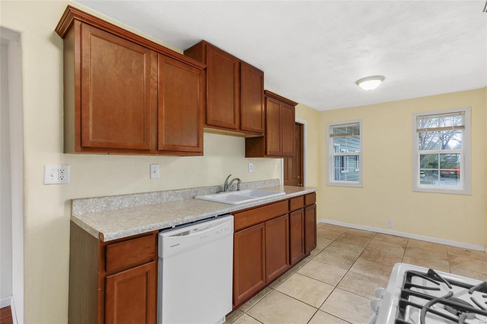 532 Shellview Street Bethalto, IL 62010 - Photo 8 of 26