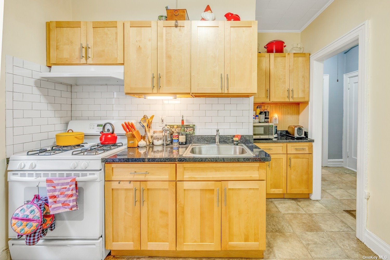 18-31 Ditmars Boulevard Queens, NY 11105 - Photo 16 of 23