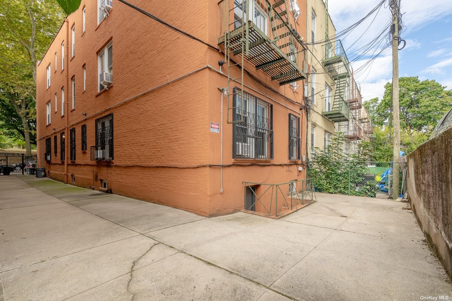 18-31 Ditmars Boulevard Queens, NY 11105 - Photo 20 of 23