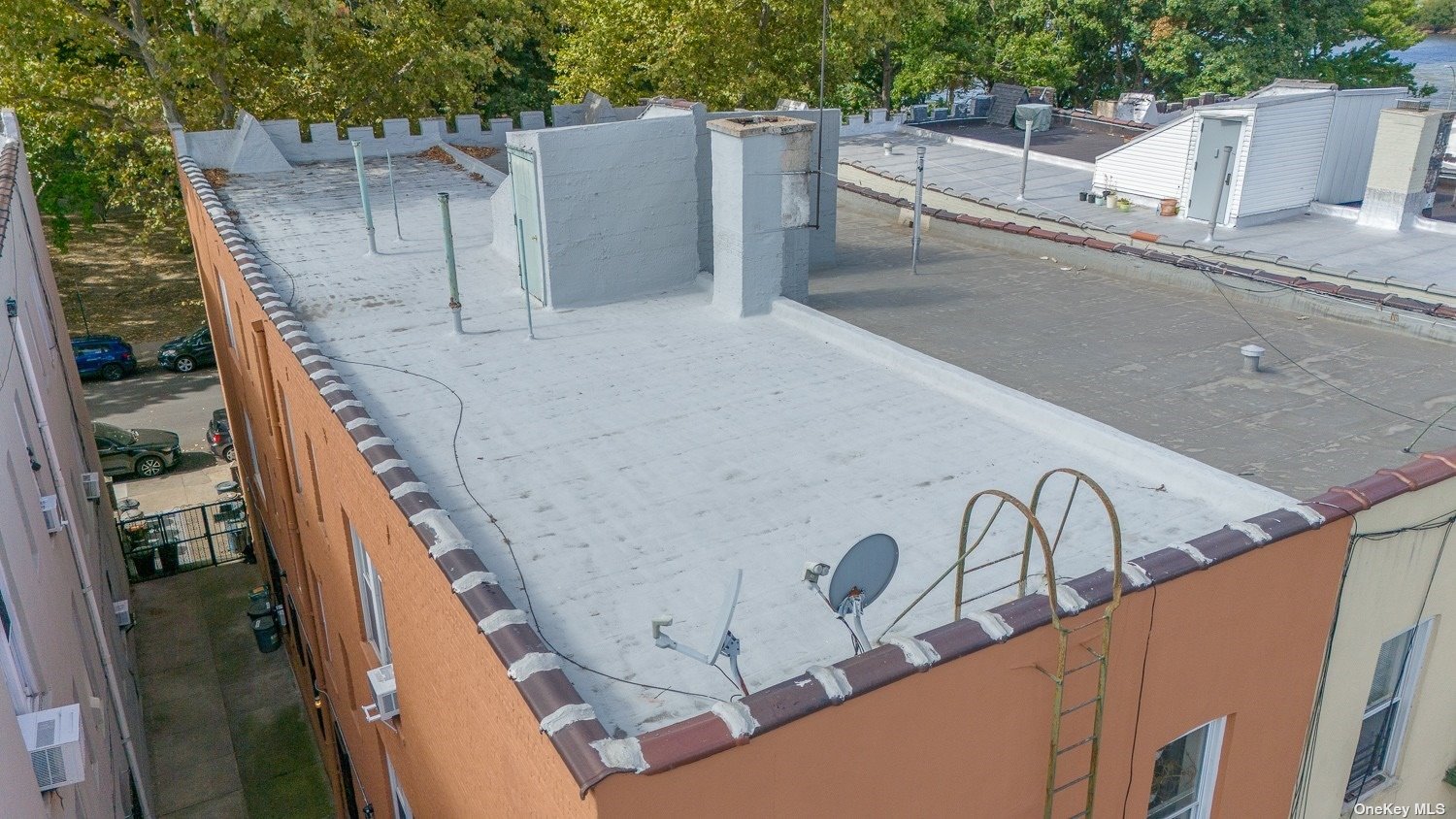 18-31 Ditmars Boulevard Queens, NY 11105 - Photo 21 of 23